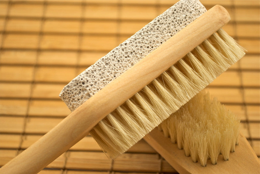 Pumice with a brush on a handle Organic 